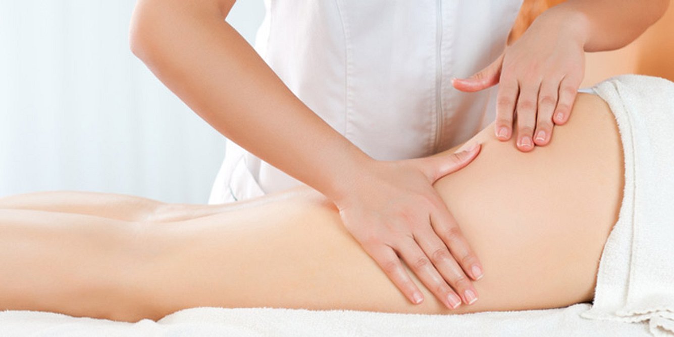 Bei einer Lipödem-Behandlung kommt auch eine Massage zum Einsatz