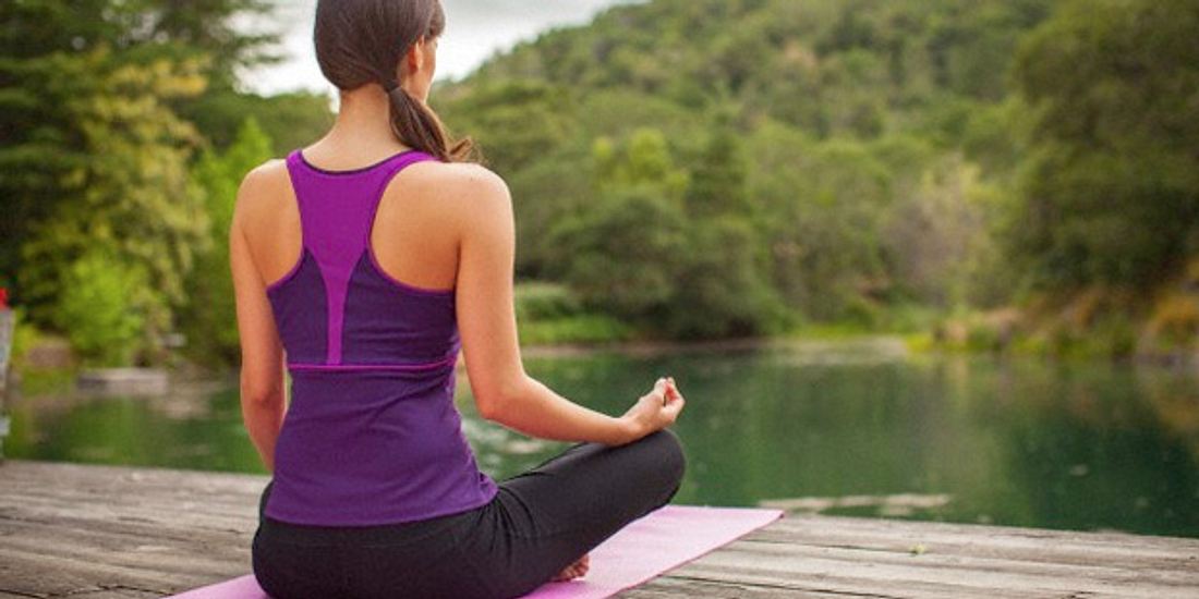 Yoga hilft Migräne vorzubeugen
