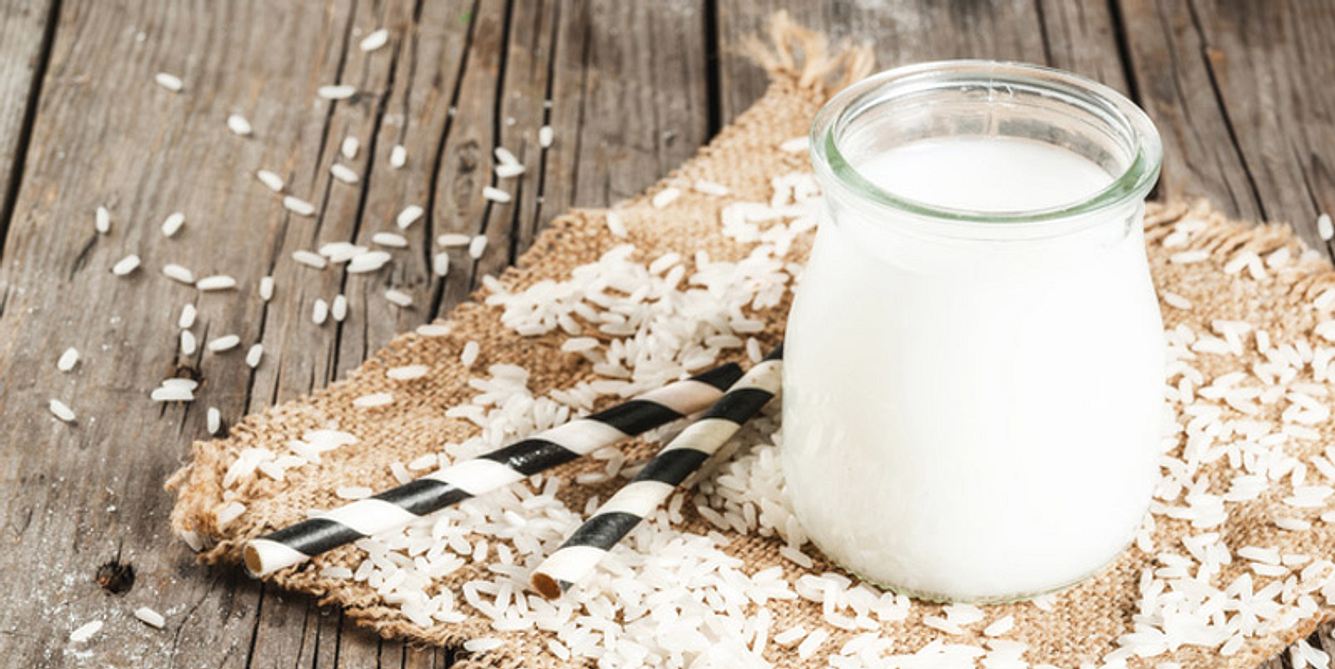 Reismilch ist eine pflanzliche Alternative zu Kuhmilch