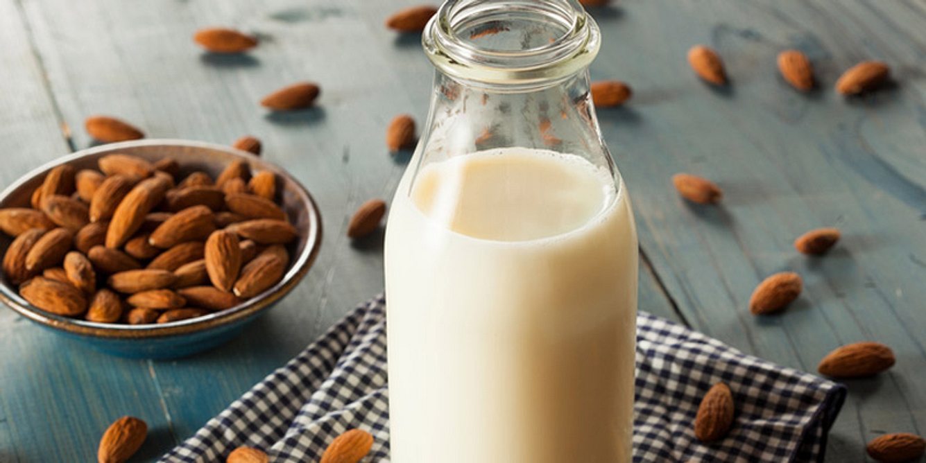 Mandelmilch ist ein beliebter Milchersatz