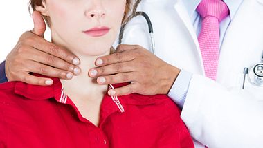 Bei vielen Menschen arbeitet die Schilddrüse nicht einwandfrei - Foto: shutterstock