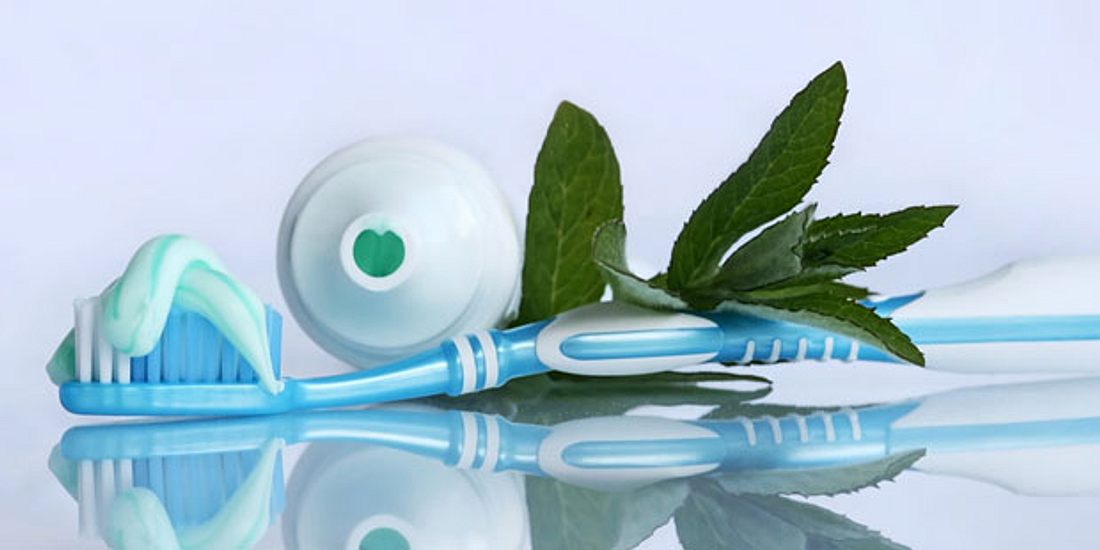 Richtige Mundpflege hilft gegen Mundtrockenheit