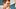 Mann zupft Nasenhaare aus - Foto: Alamy