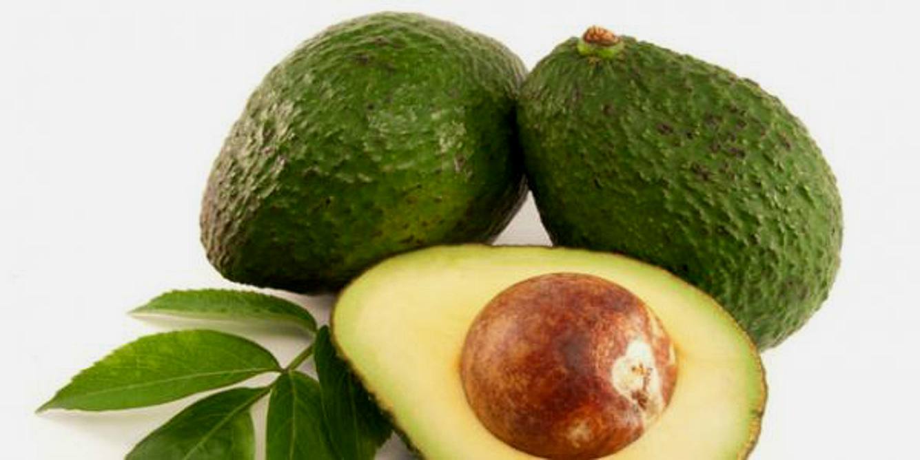 Die Wirkstoffe der Avocado lindern die Hautprobleme bei Neurodermitis