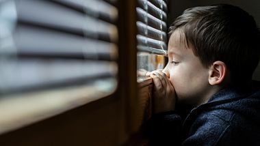 Wegen Corona leiden mehr Kinder unter psychischen Problemen - Foto: iStock/Vladimir Vladimirov