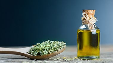 Öl aus Oregano - Foto: istock/mescioglu