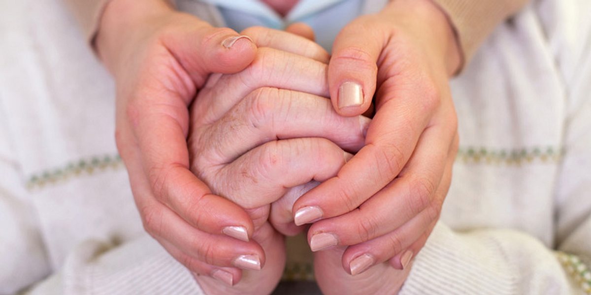 Wenn die typischen Parkinson-Symptome wie Hände-Zittern auftreten, ist die Krankheit bereits weit fortgeschritten