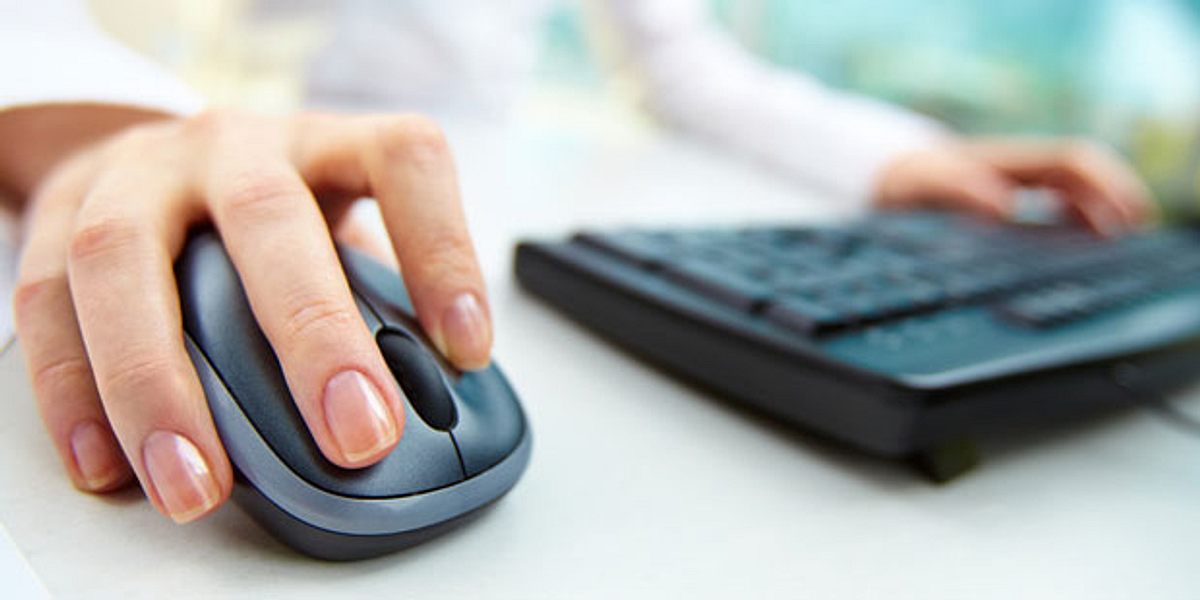 Arbeit mit PC-Maus verursacht Sehnenscheidenentzuendung