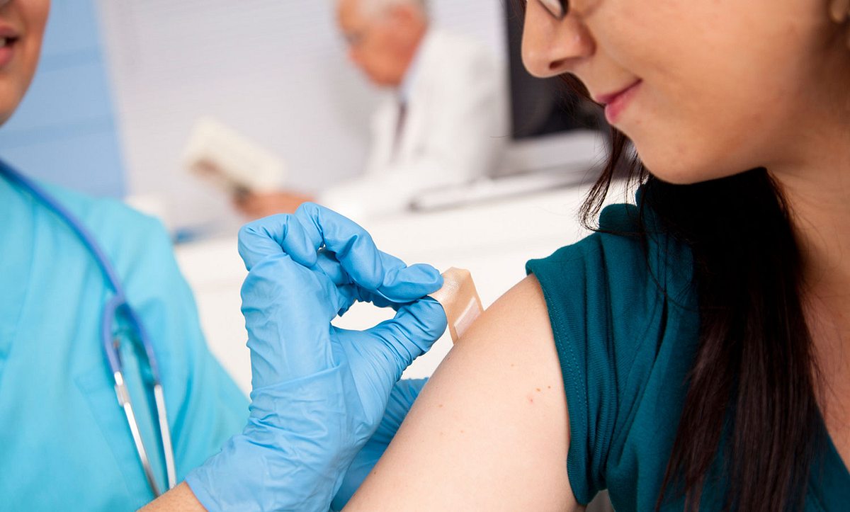 Die Wirksamkeit der Grippeimpfung liegt zwischen 40 und 60 Prozent in Jahren, in denen der Impfstoff gut zu den zirkulierenden Virensträngen passt