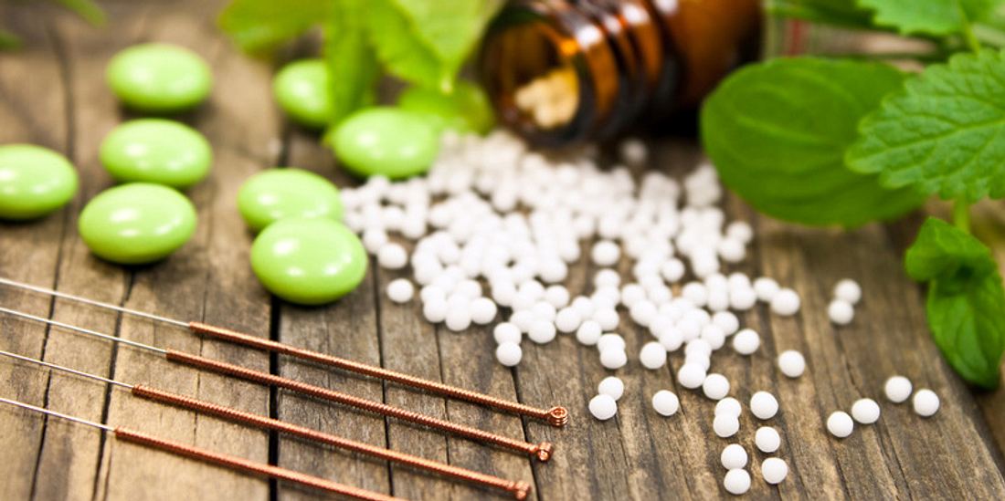 Egal ob Traditionelle Chinesische Medizin (TCM) bei Polyneuropathie oder Osteopathie bei Rückenschmerzen – immer mehr Menschen versuchen auf sanfte Weise Ihre Beschwerden in den Griff zu bekommen Polyneuropathie auf sanfte Weise lindern