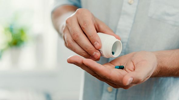 Prostatamedikamente: Risiken und Unverträglichkeiten - Foto: iStock / ljubaphoto