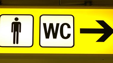 WC Schild Männertoilette - Foto: imago
