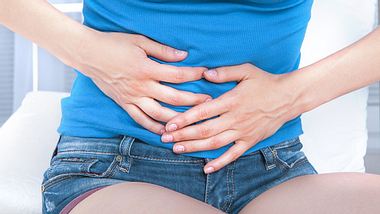 Was gegen Übelkeit, Krämpfe und Sodbrennen hilft, erfahren Sie in unserer Bildergalerie - Foto: Fotolia