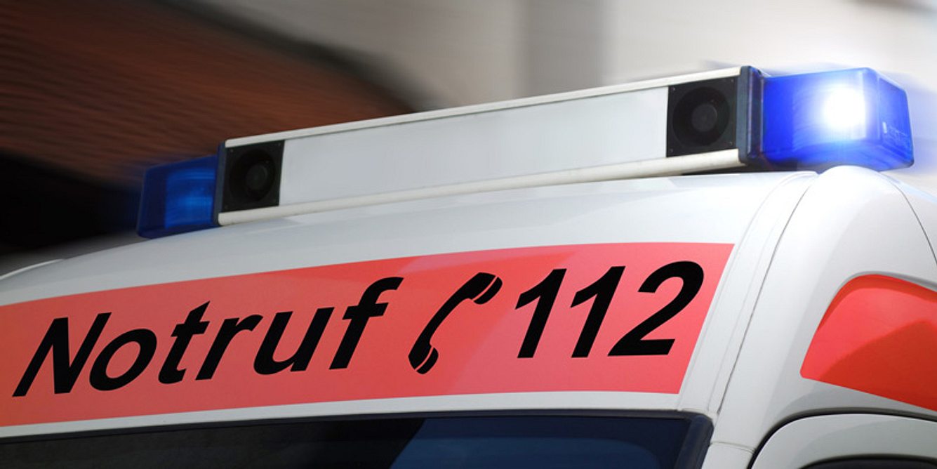 Bei Verdacht auf einen Schlaganfall sollte sofort ein Notarzt gerufen werden