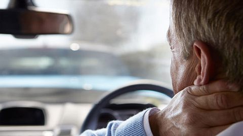 Schleudertrauma durch Auffahrunfall - Foto: Fotolia