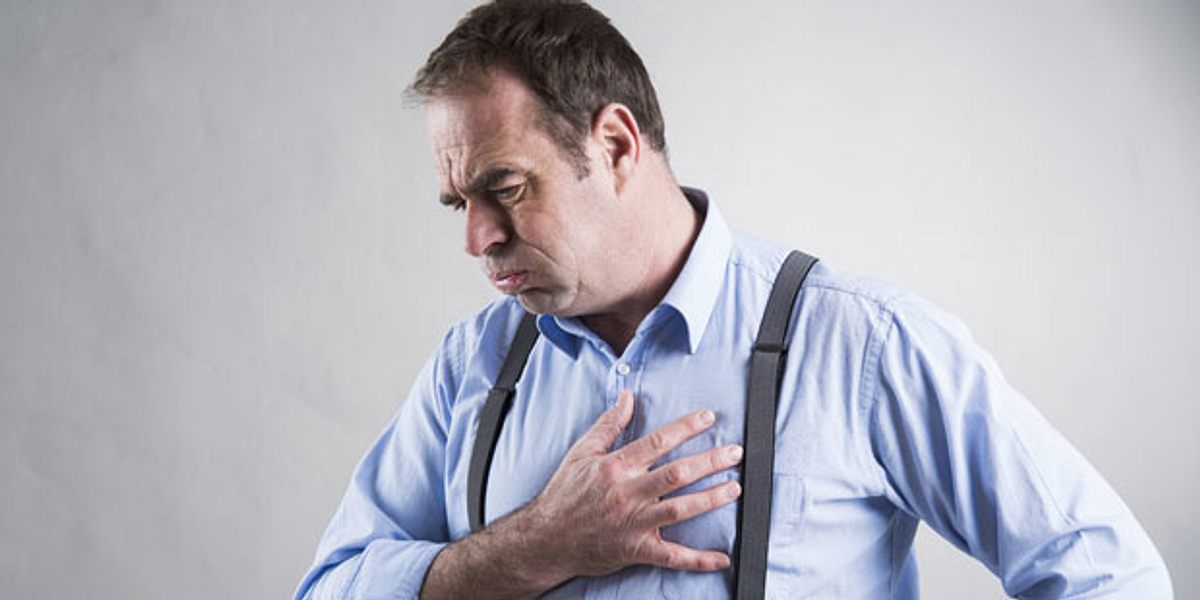 Herzmuskelentzündung löst Schmerzen im Brustkorb aus