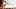 Frau steht im Wind und lächelt - Foto: istock/pixdeluxe