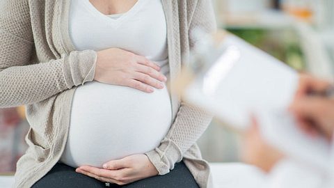 Schwanger trotz Periode? - Foto: istock/FatCamera