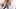 Paar betrachtet Schwangerschaftstest - Foto: alamy