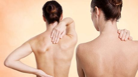 Starke Rückenmuskulatur lindert Schmerzen - Foto: Fotolia
