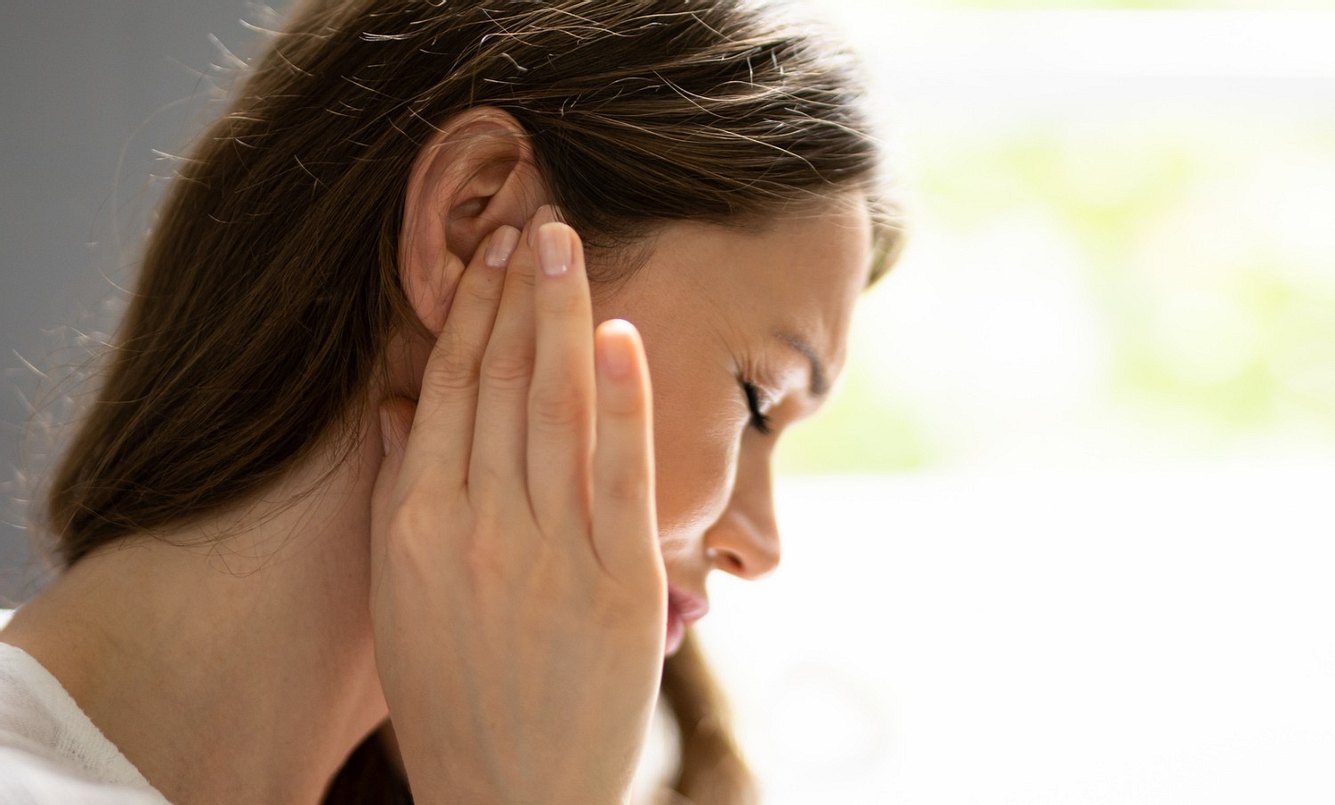 Stechen im Ohr: Die wichtigsten Ursachen für den Schmerz
