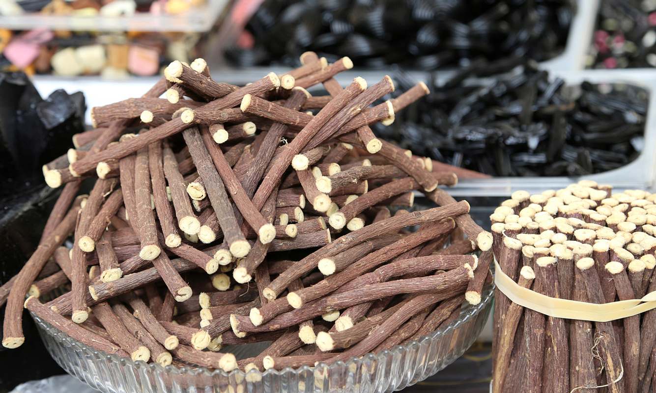 Süßholzwurzel als Hausmittel gegen Kehlkopfentzündung