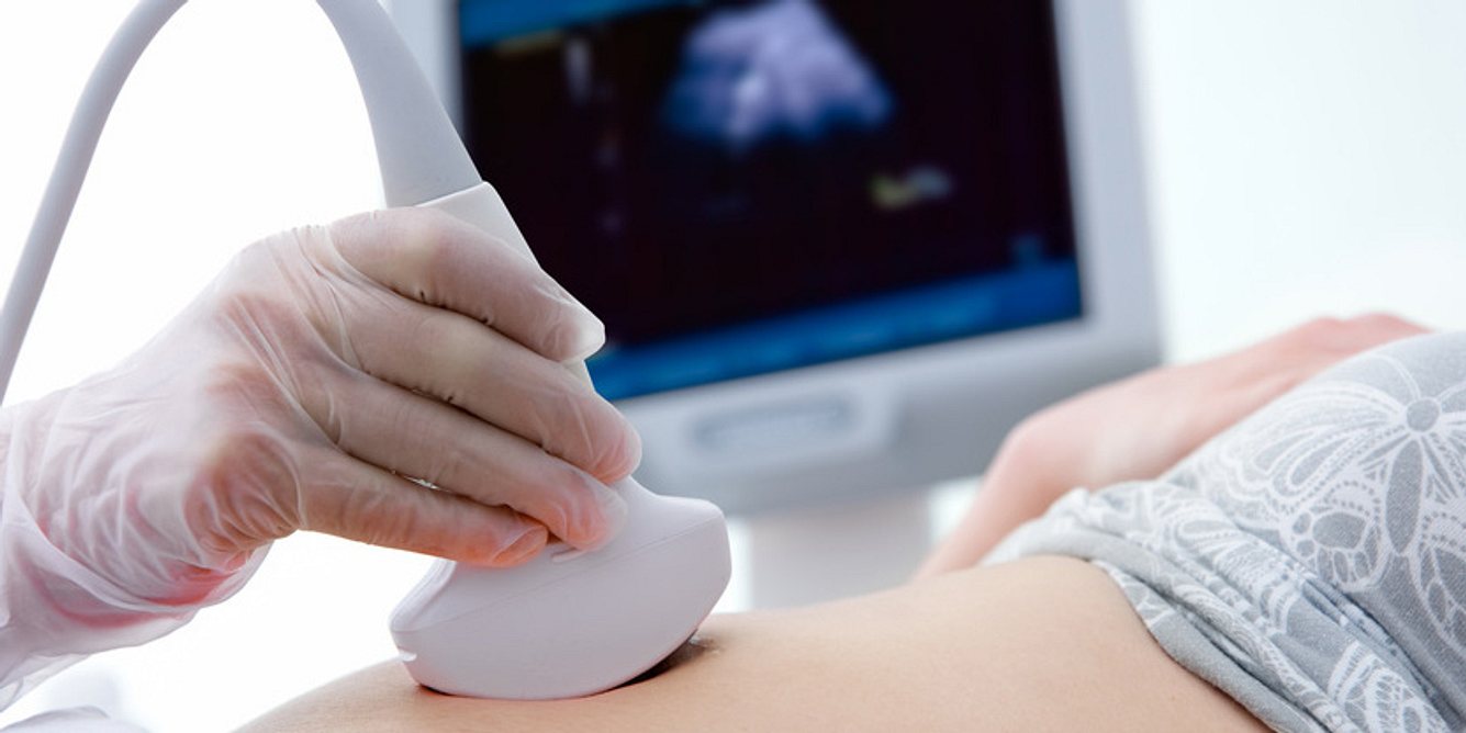 Embryos mit einer Trisomie haben meistens eine dickere Nackenfalte als gesunde Embryos