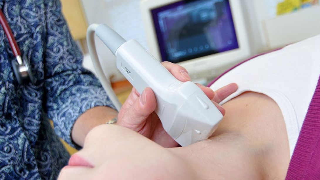 Ultraschall beim Kind - Foto: Fotolia