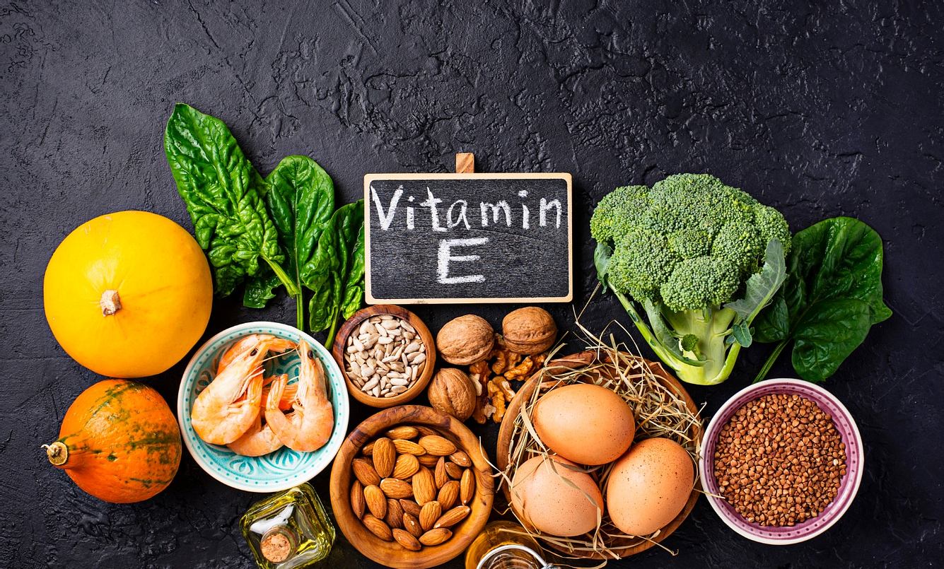 ausgewählte Lebensmittel mit Vitamin E