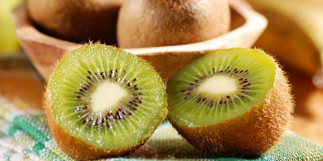 Kiwi ist eine Vitamin-C-Bombe