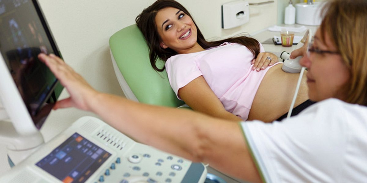 Schwangere sollten Routineuntersuchungen beim Frauenarzt wahrnehmen, damit eine Schwangerschaftsvergiftung rechtzeitig erkannt wird